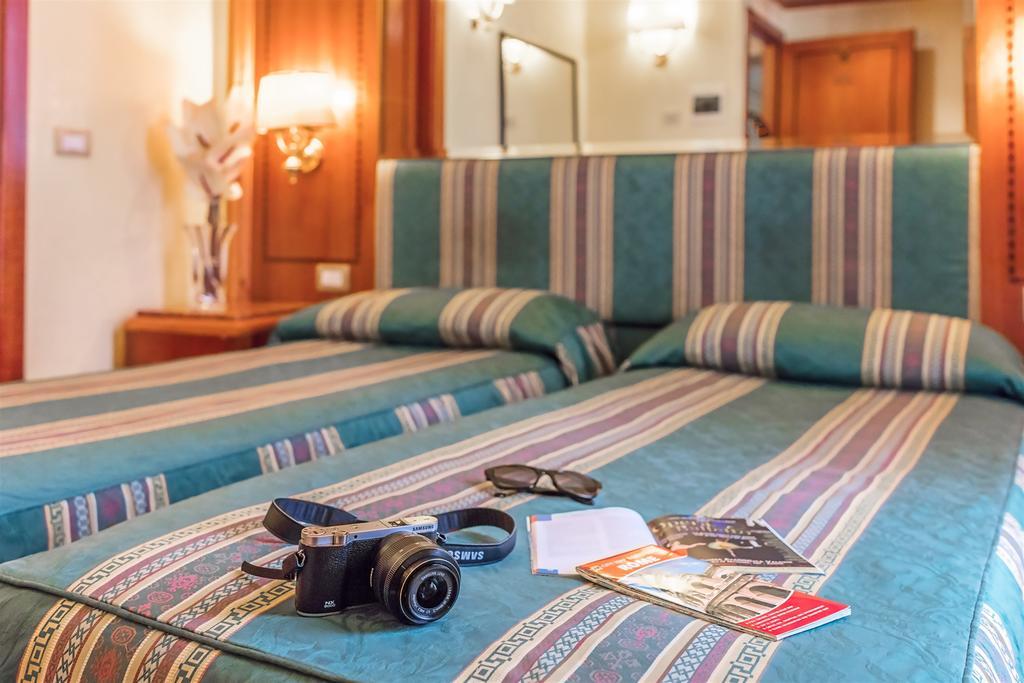 Camera Economy Matrimoniale/Doppia con Letti Singoli